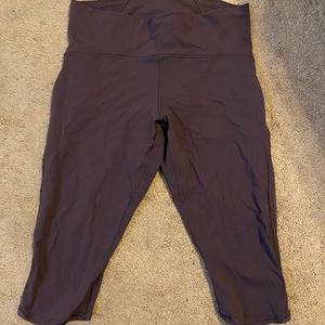 Lululemon women’s size 12 capri leggings